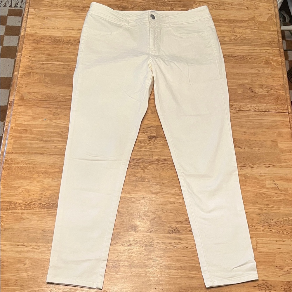 Calvin Klein Women's Straight Leg Jeans - White